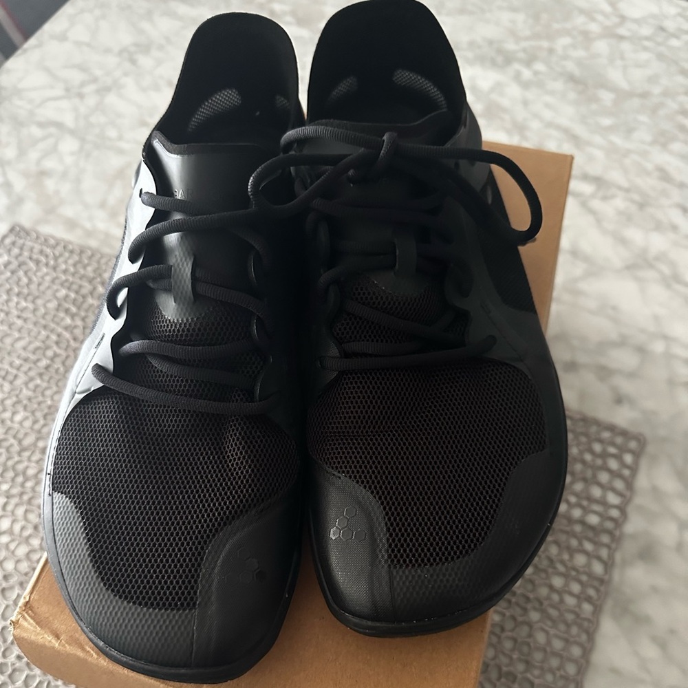 Vivo Barefoot Primus Lite III Sz 42 Black NIB